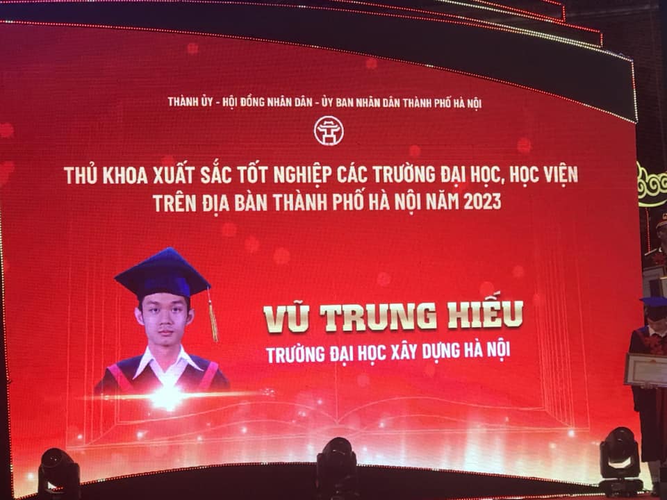 Congratulations to student Vu Trung Hieu for graduating with top honors in Hanoi!
