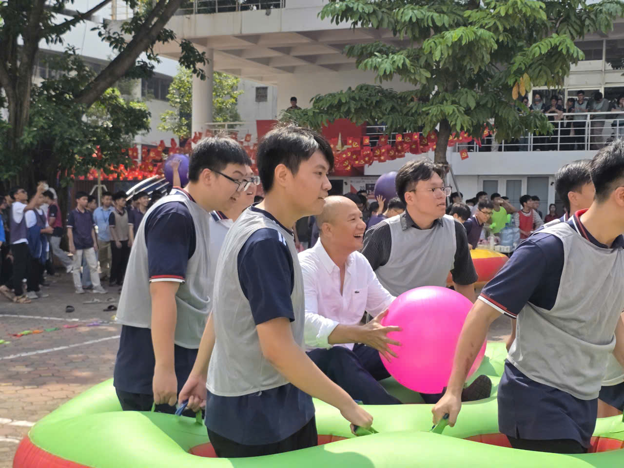 TEAMBUILDING PROGRAM “WELCOME K70” – KICKING OFF A NEW JOURNEY FOR 717 NEW STUDENTS