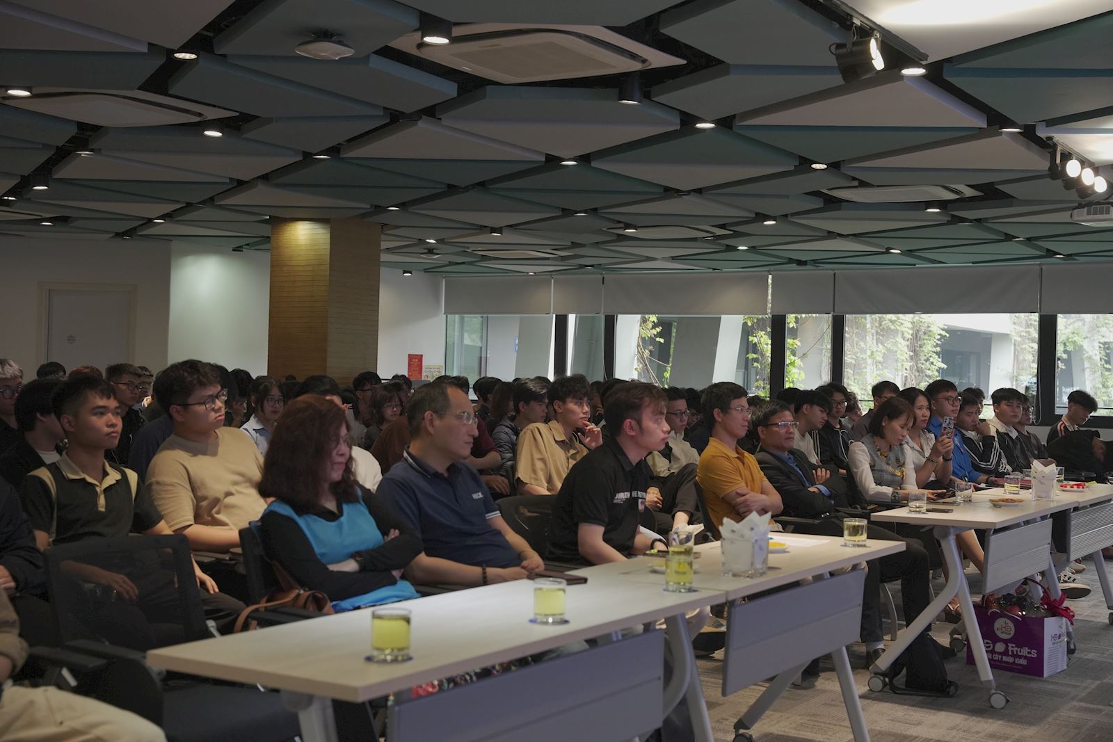 FIELD TRIP AT FPT SOFTWARE – THE BEGINNING OF STUDENTS' TECHNOLOGY JOURNEY