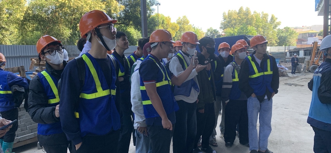 THE EMOTIONAL FIRST SEMESTER JOURNEY OF 70TH1 STUDENTS IN THAI NGUYEN